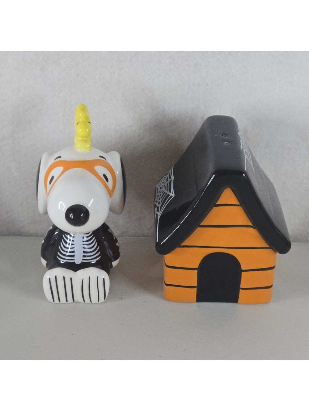 Peanuts Halloween Salt & Pepper Shaker Set Snoopy Woodstock Dog House
